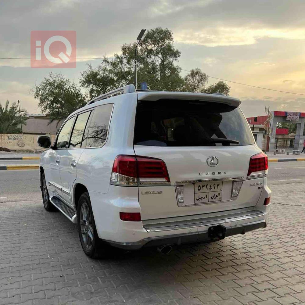 Lexus LX